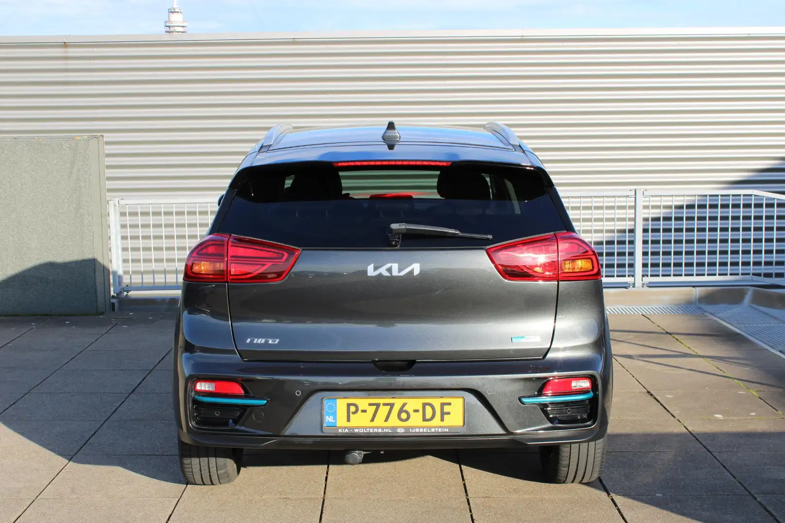 Kia e-Niro ExecutiveLine 64 kWh Leder / Stuur+Stoel Verwarmin Gris - 2
