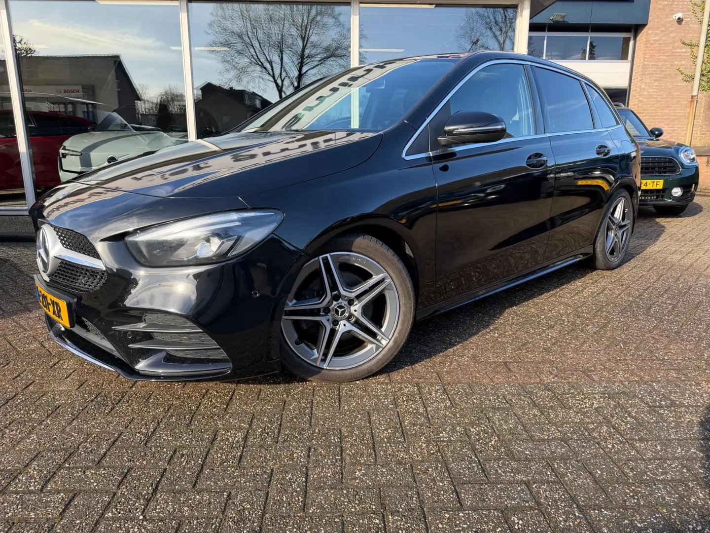 Mercedes-Benz B 180 Business Solution AMG Noir - 2