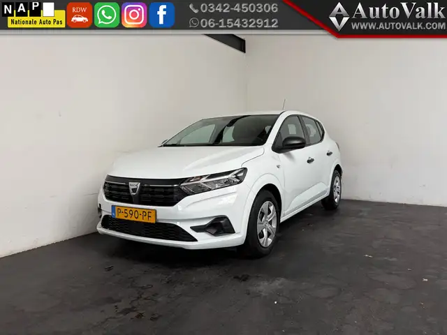 Dacia Sandero 1.0 TCe 90 Essential. Trekhaak!