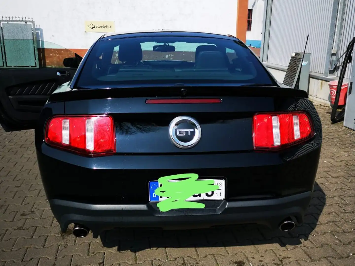 Ford Mustang GT 5.0 Schwarz - 2