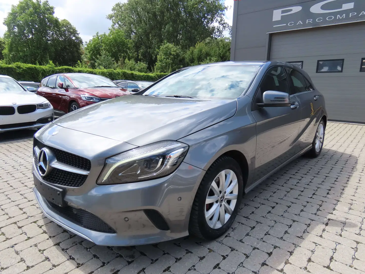 Mercedes-Benz A 180 A 180 d Gris - 1