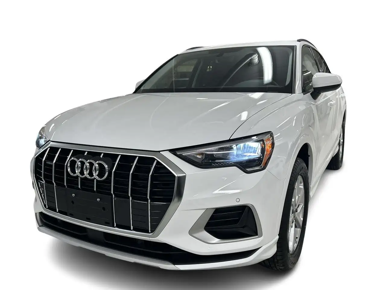 Audi Q3 снимка Audi Q3