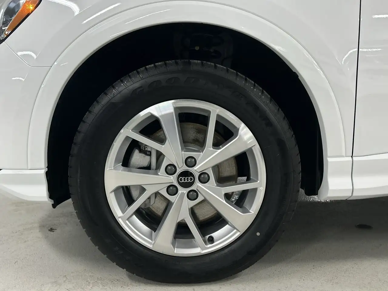 Audi Q3 снимка Audi Q3
