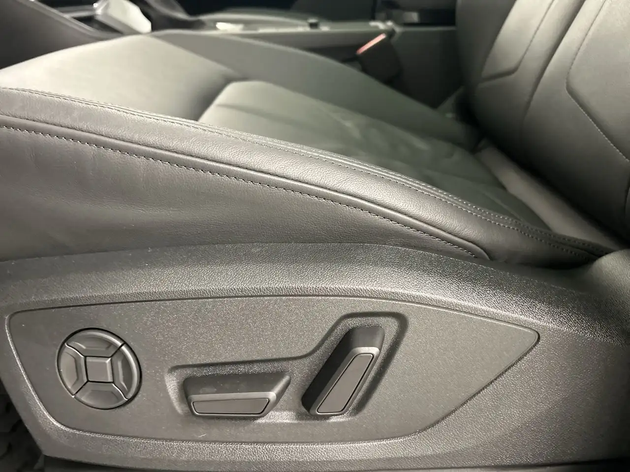 Audi Q3 снимка Audi Q3