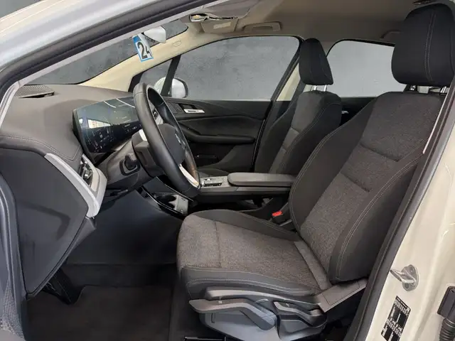 BMW 2 Series view 8