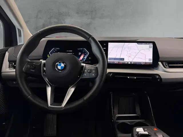 BMW 2 Series view 10