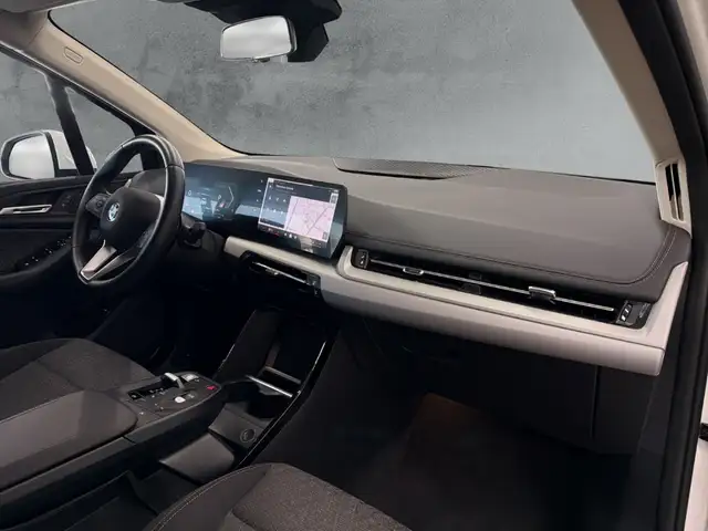 BMW 2 Series view 12