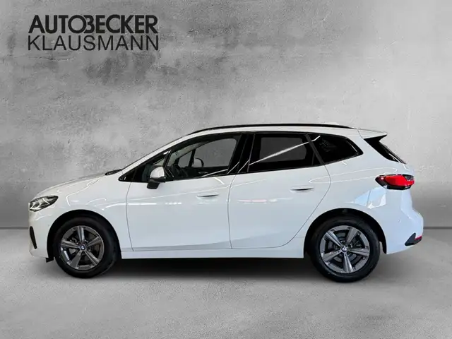 BMW 2 Series view 3
