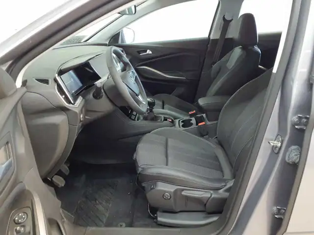 Opel Grandland view 8