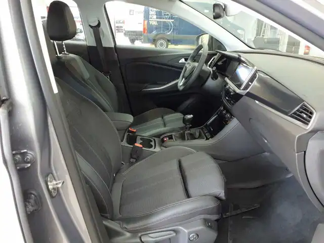 Opel Grandland view 7