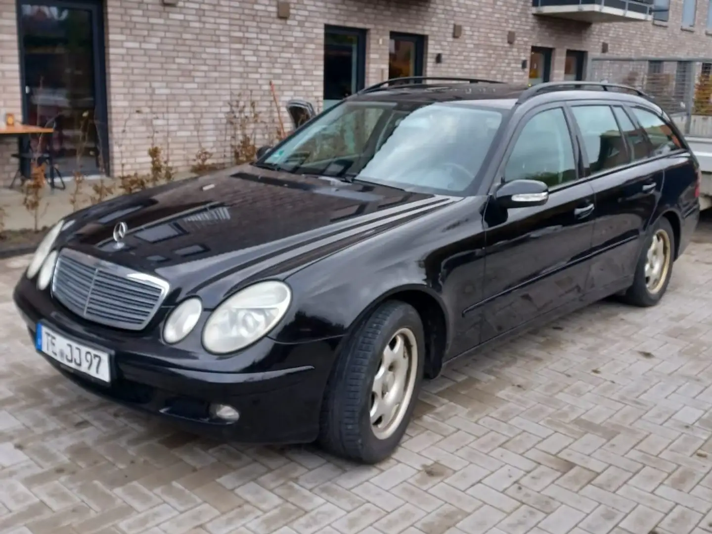 Mercedes-Benz E 220 E-Klasse T CDI Classic DPF Noir - 1
