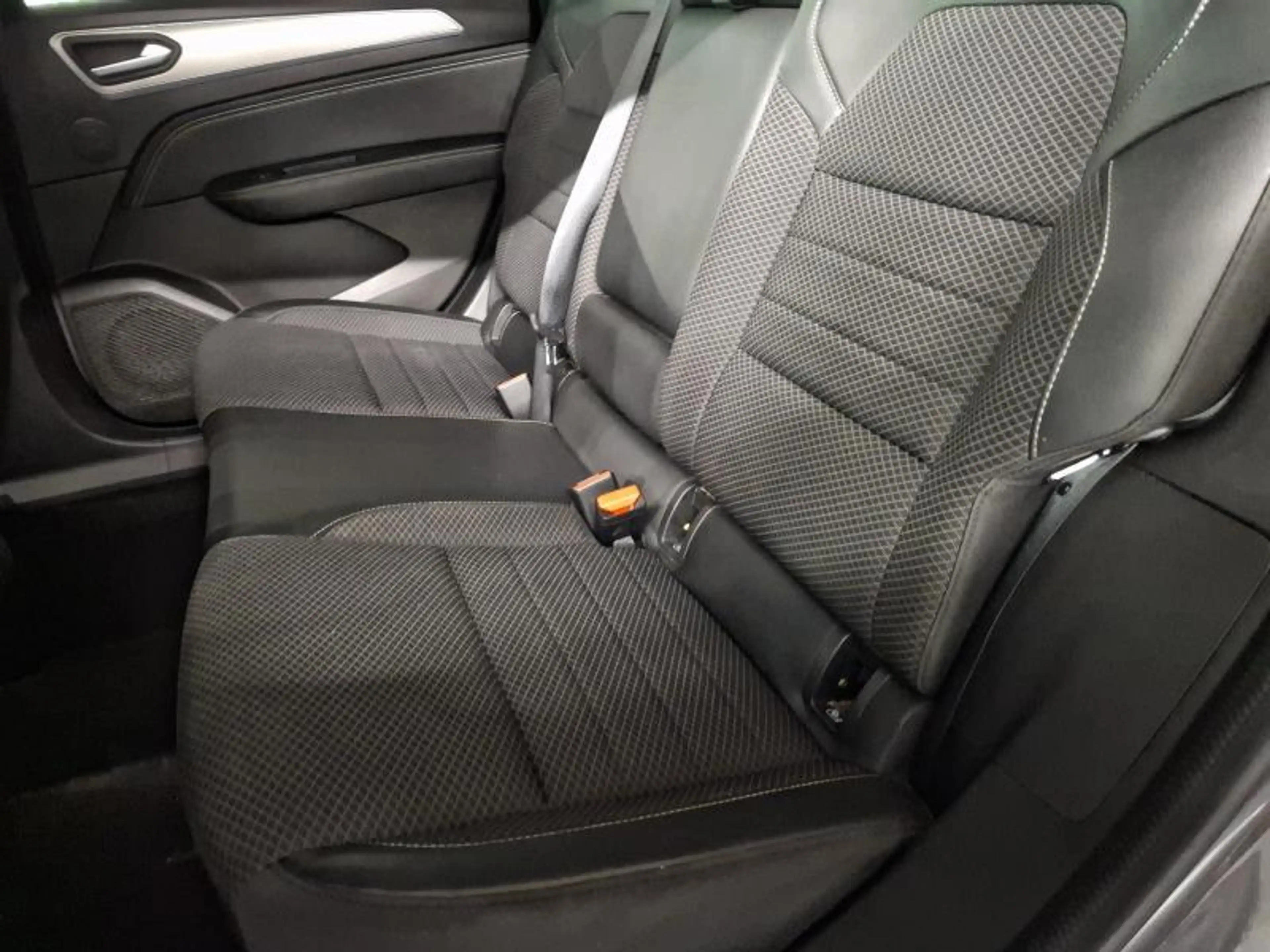 Renault Arkana Intens — photo 12