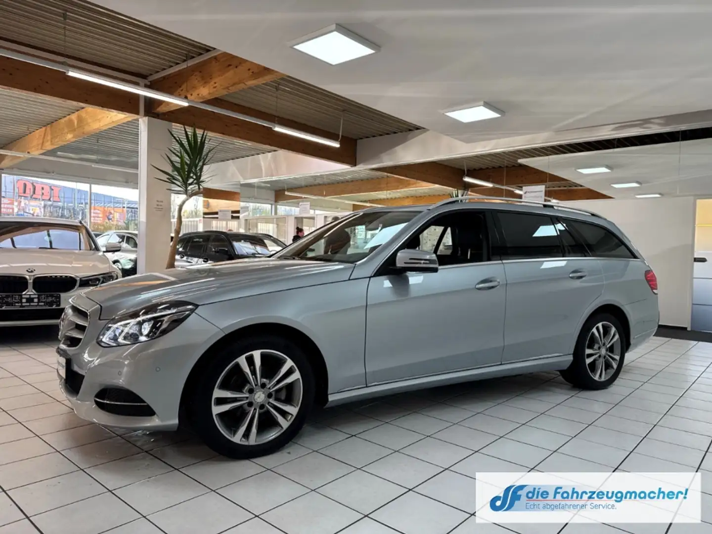 Mercedes-Benz E 200 BlueTec Niveau AHK-klappbar LED Blendfreies Fernl. Silber - 2