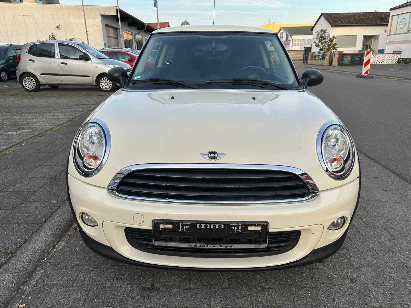 MINI One One Beige - 2