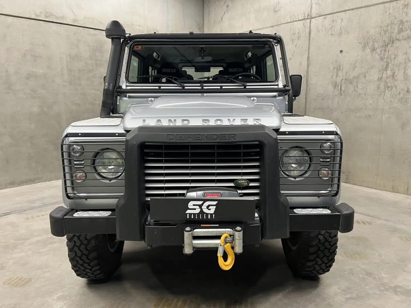 Land Rover Defender Comercial 110 2.5Td5 SW E Gris - 2