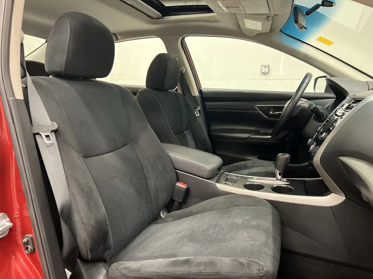 Nissan Altima снимка Nissan Altima