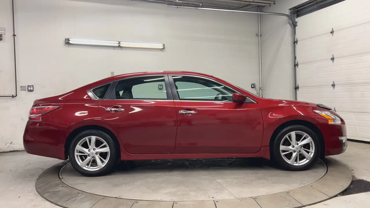 Nissan Altima снимка Nissan Altima