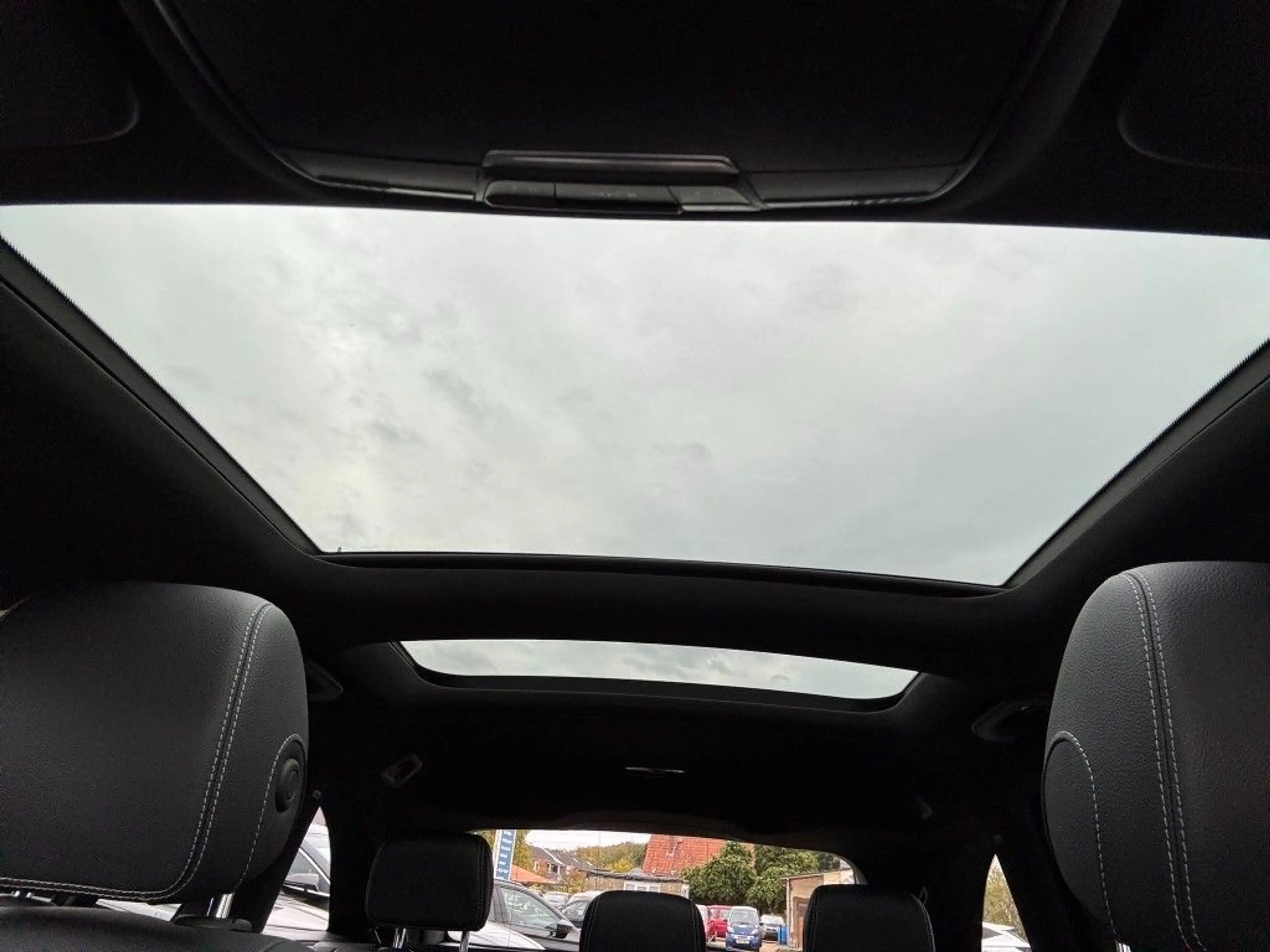 Mercedes-Benz C 220 T-Modell AMG Line Automatik / PANO-SD — photo 5