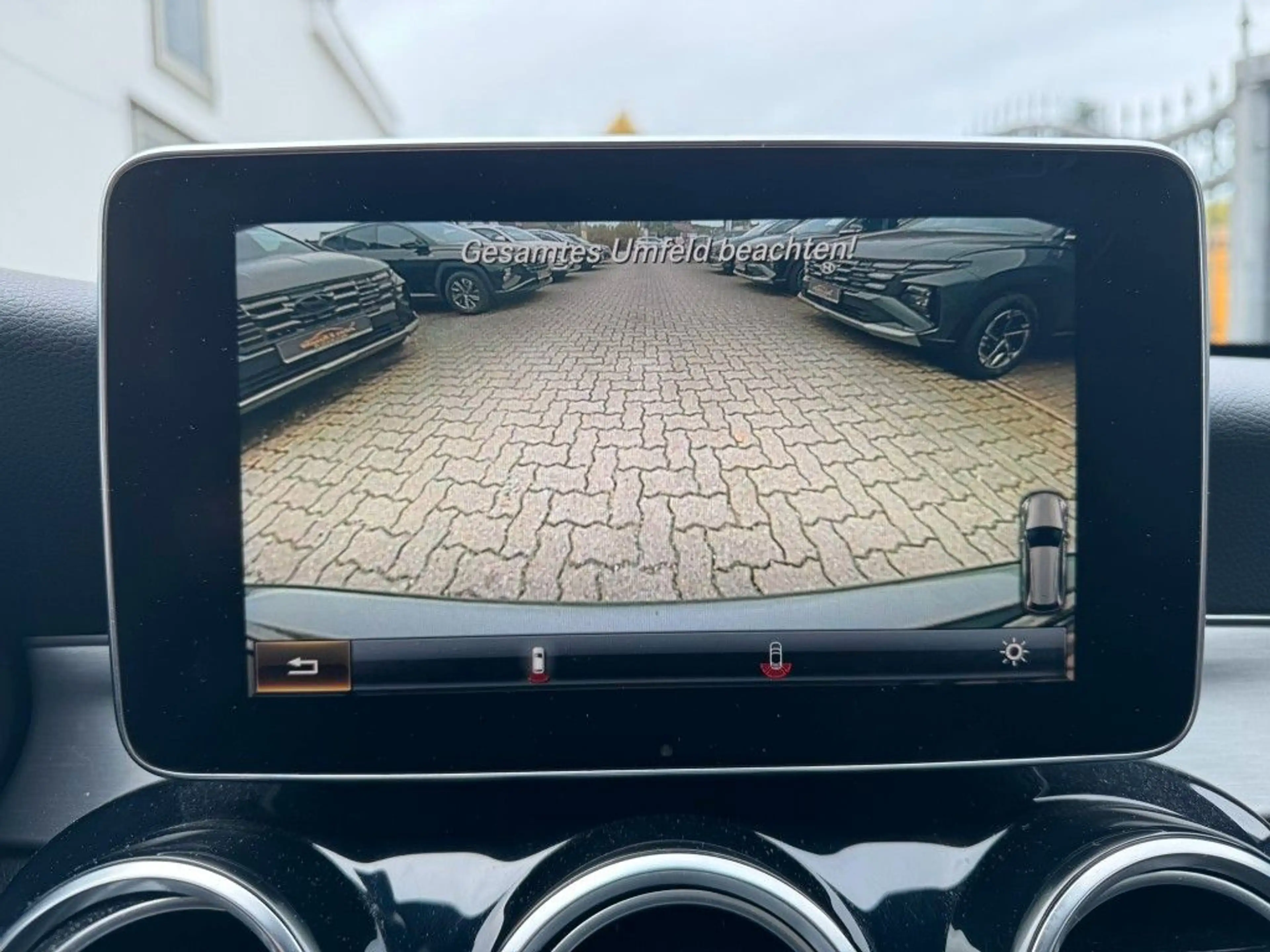 Mercedes-Benz C 220 T-Modell AMG Line Automatik / PANO-SD — photo 9