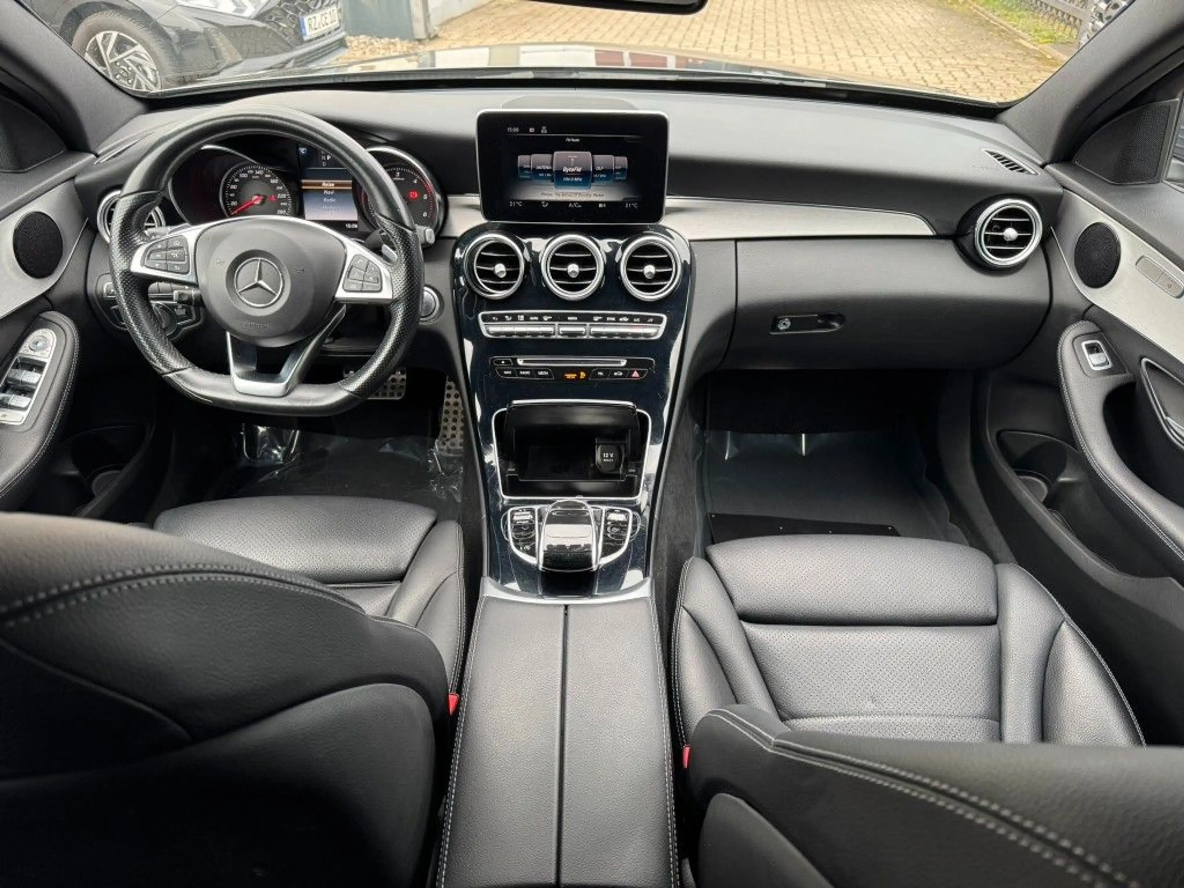 Mercedes-Benz C 220 T-Modell AMG Line Automatik / PANO-SD — photo 17