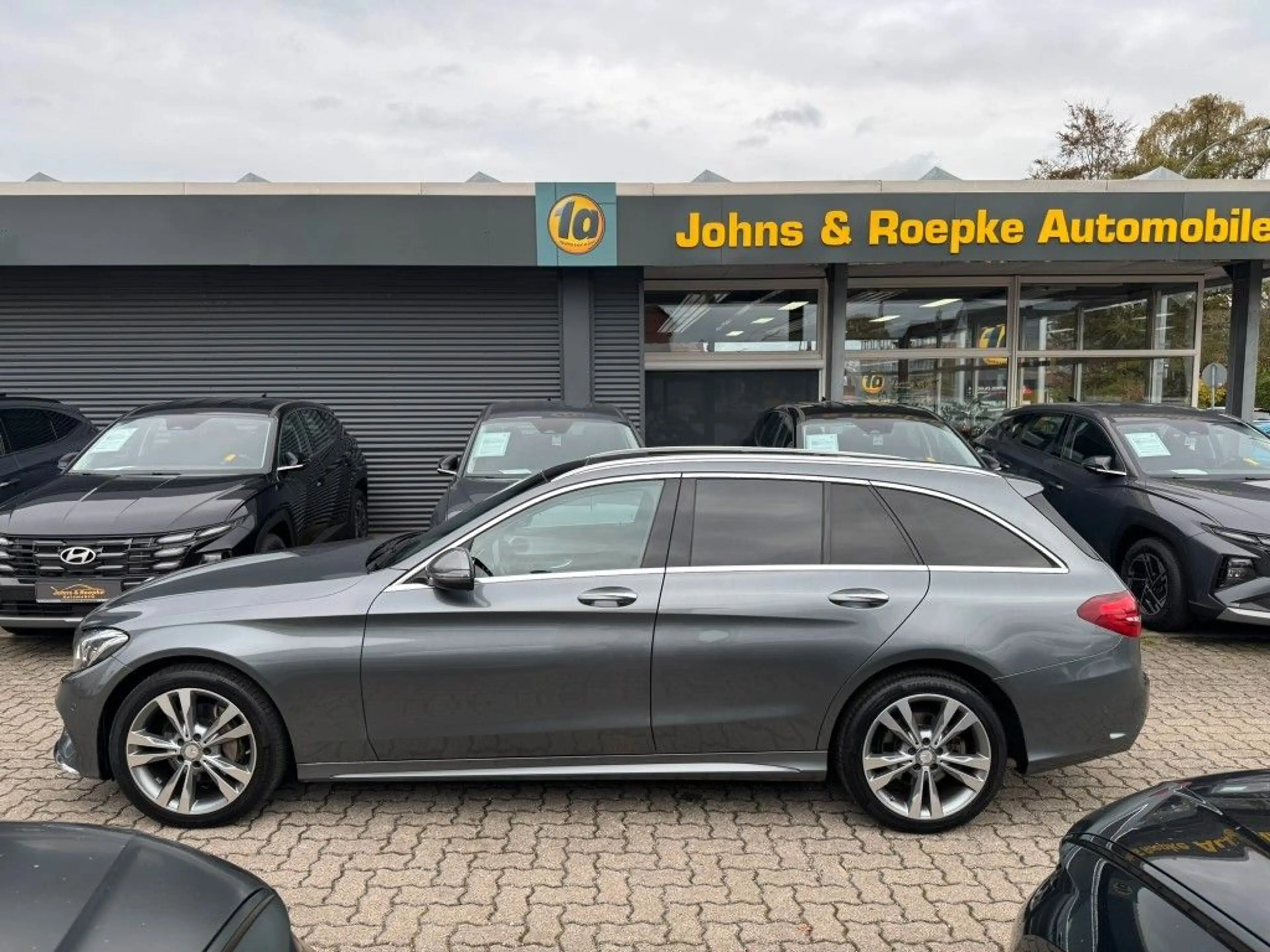 Mercedes-Benz C 220 T-Modell AMG Line Automatik / PANO-SD — photo 7