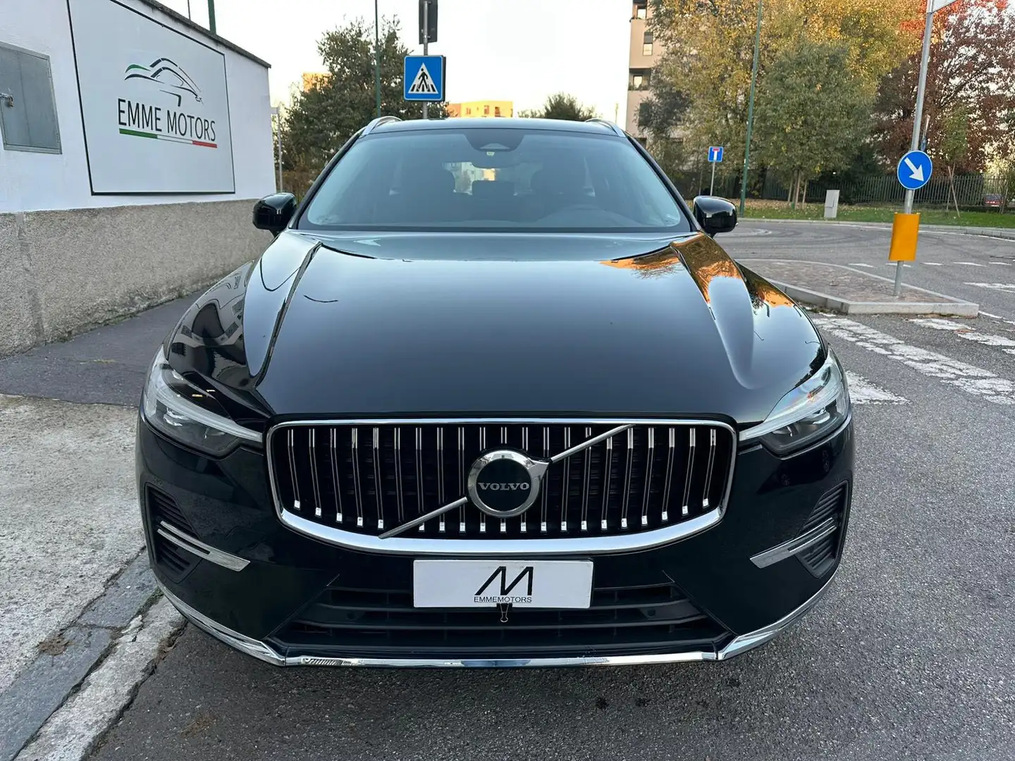 Volvo XC60 2.0 t6 phev Inscrip. Expres. awd AUT/NAV/CAMERA Nero - 2