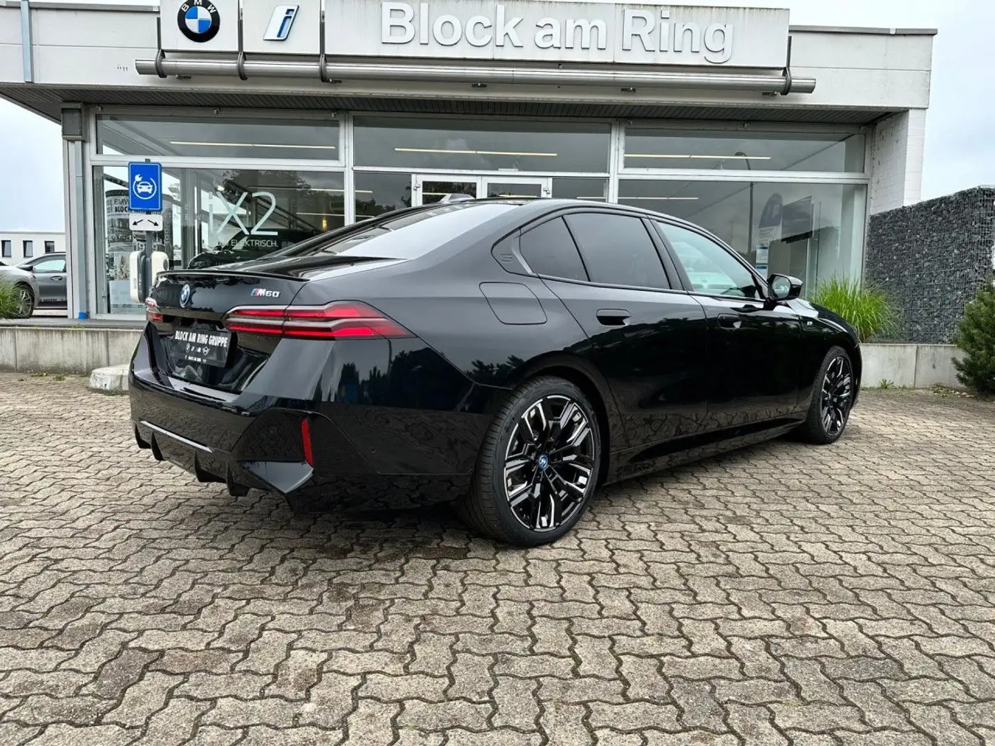 BMW i5 M60 xDrive Limousine Sportpaket Bluetooth HUD Negro - 2