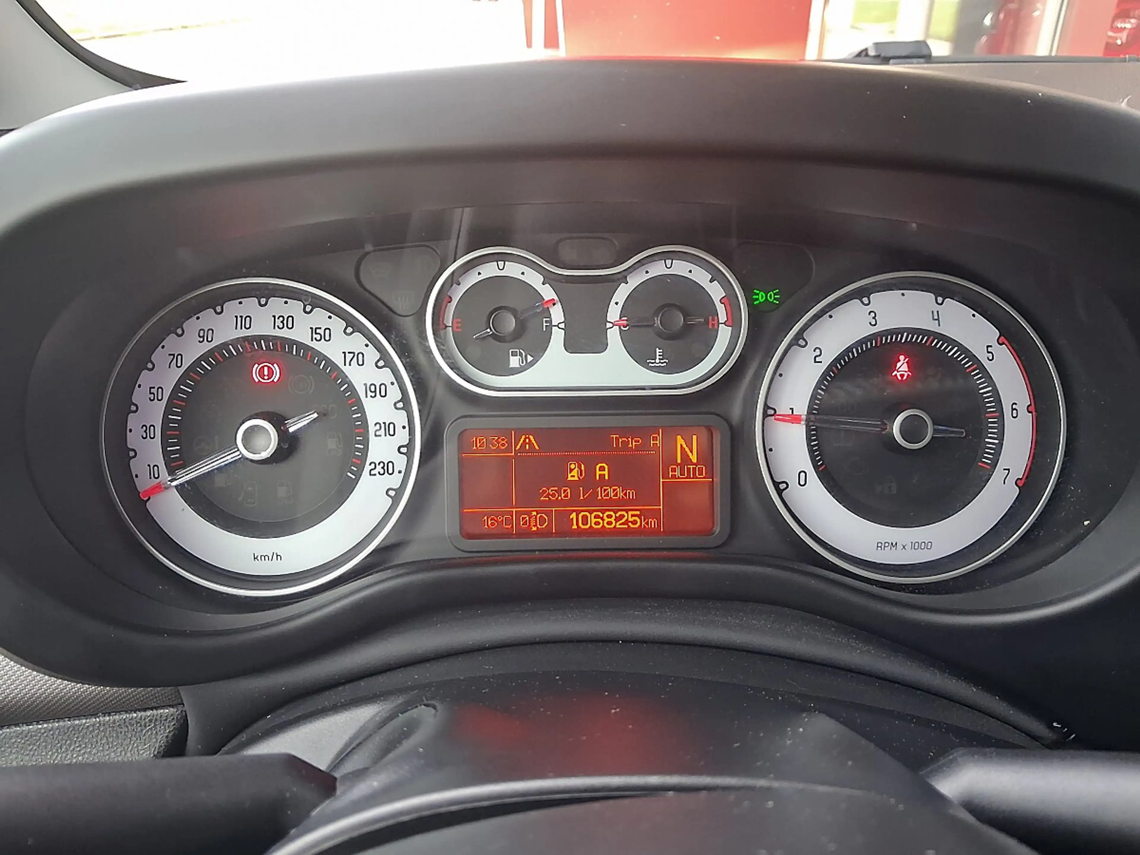 Fiat 500L 1,3 MultiJet II 95 Start&Stop Lounge Dualogic — photo 13