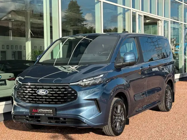 Ford Tourneo Custom view 3