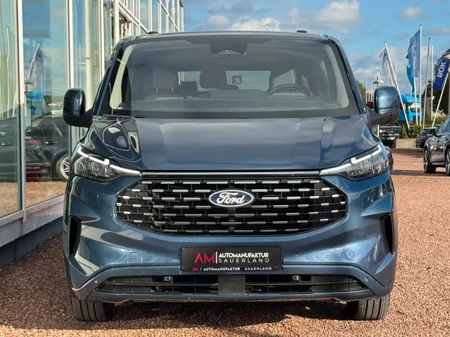 Ford Tourneo Custom view 2