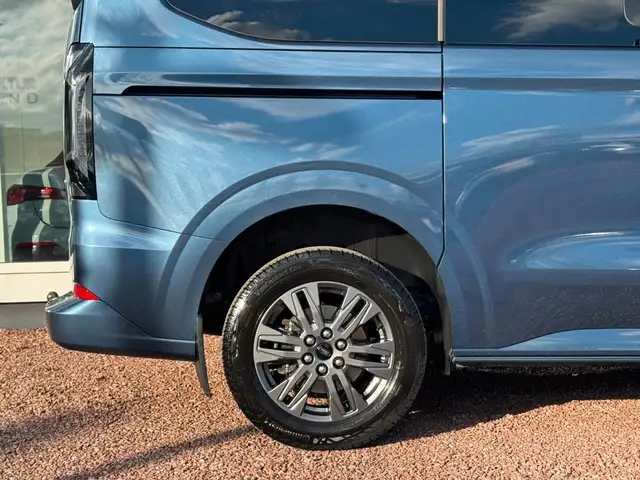 Ford Tourneo Custom view 15