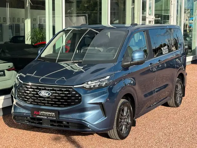 Ford Tourneo Custom view 4