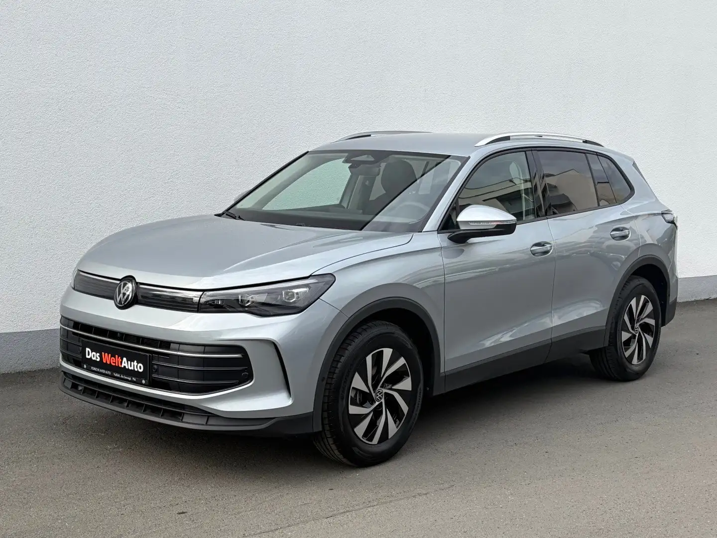 Volkswagen Tiguan Friends eTSI DSG Silber - 2