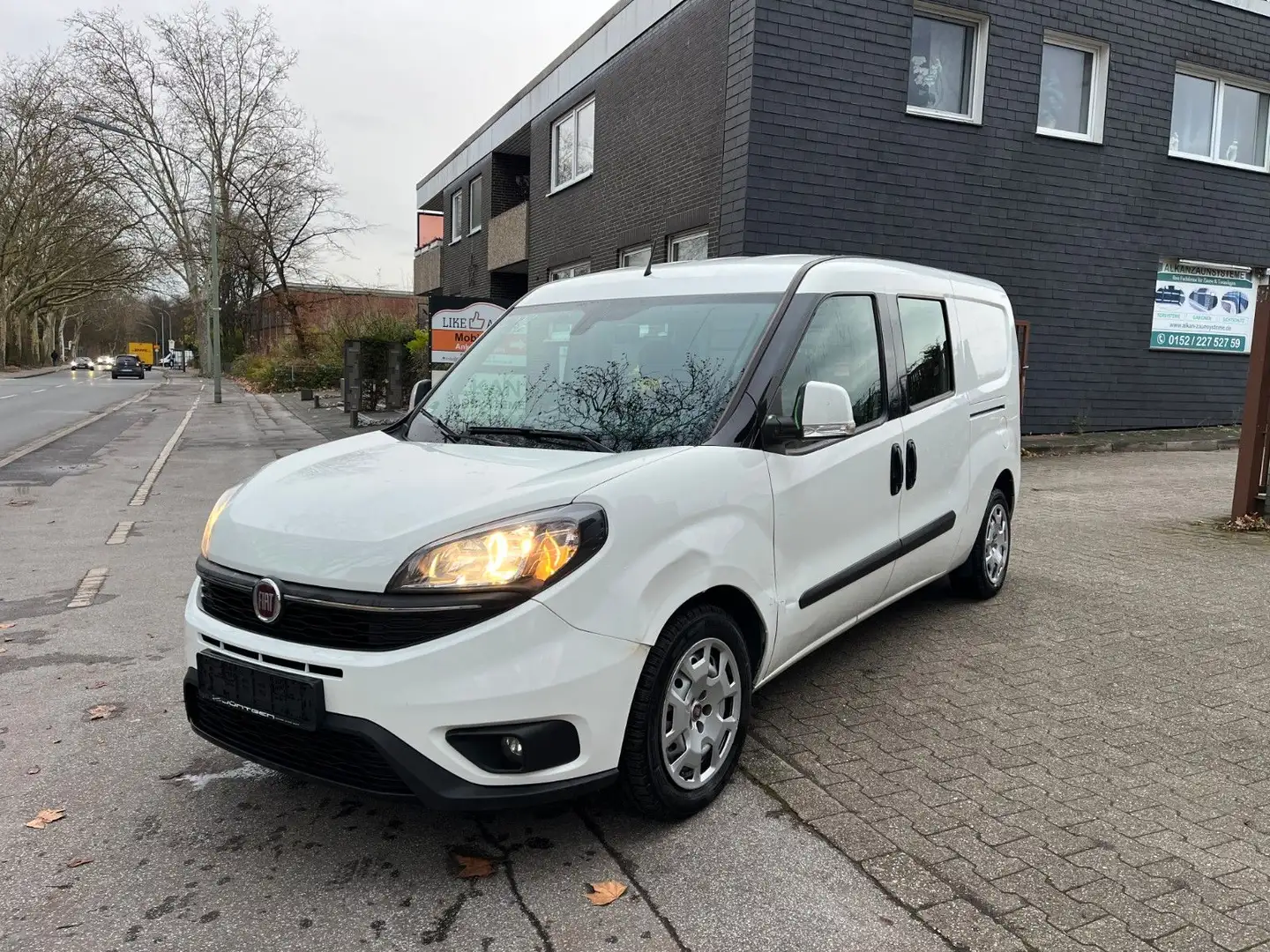 Fiat Doblo Doblò SX Maxi Kombi *SHZ*KAMERA*NAVI*5SITZ Blanc - 1
