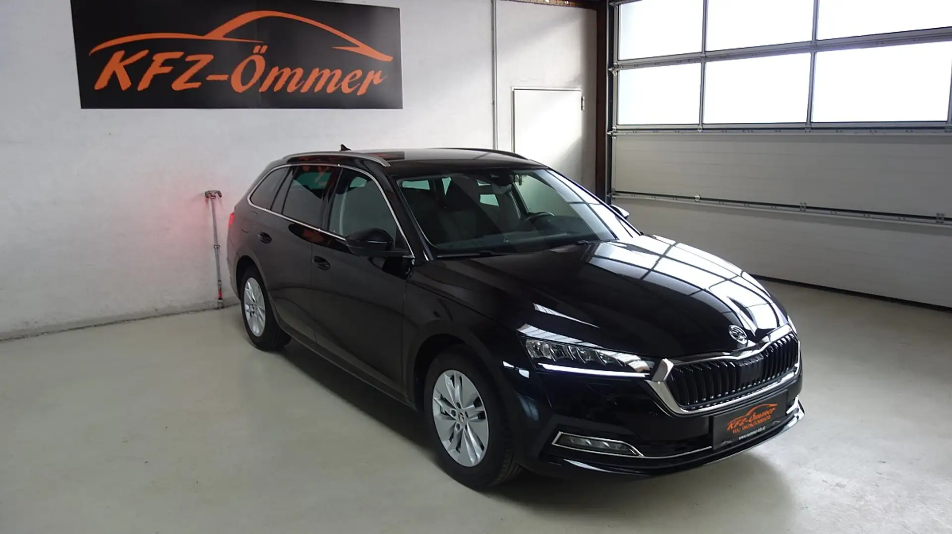 Skoda Octavia Combi 2,0 TDI Business,AHK,Navi,Virtual,LED,Key... Noir - 2