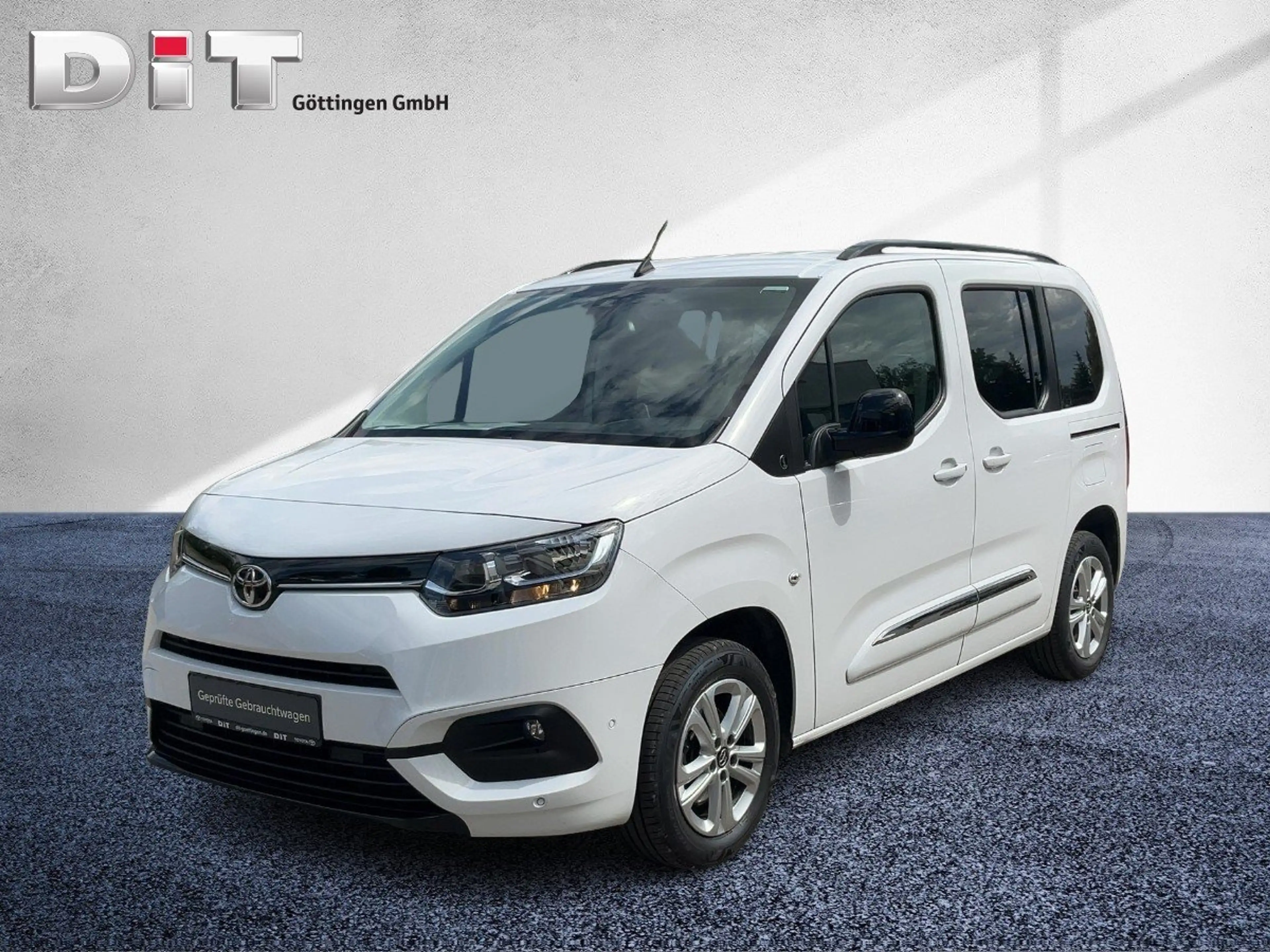 Toyota Proace City Verso 1.2l Team D Shz, Navi, PDC — photo 2