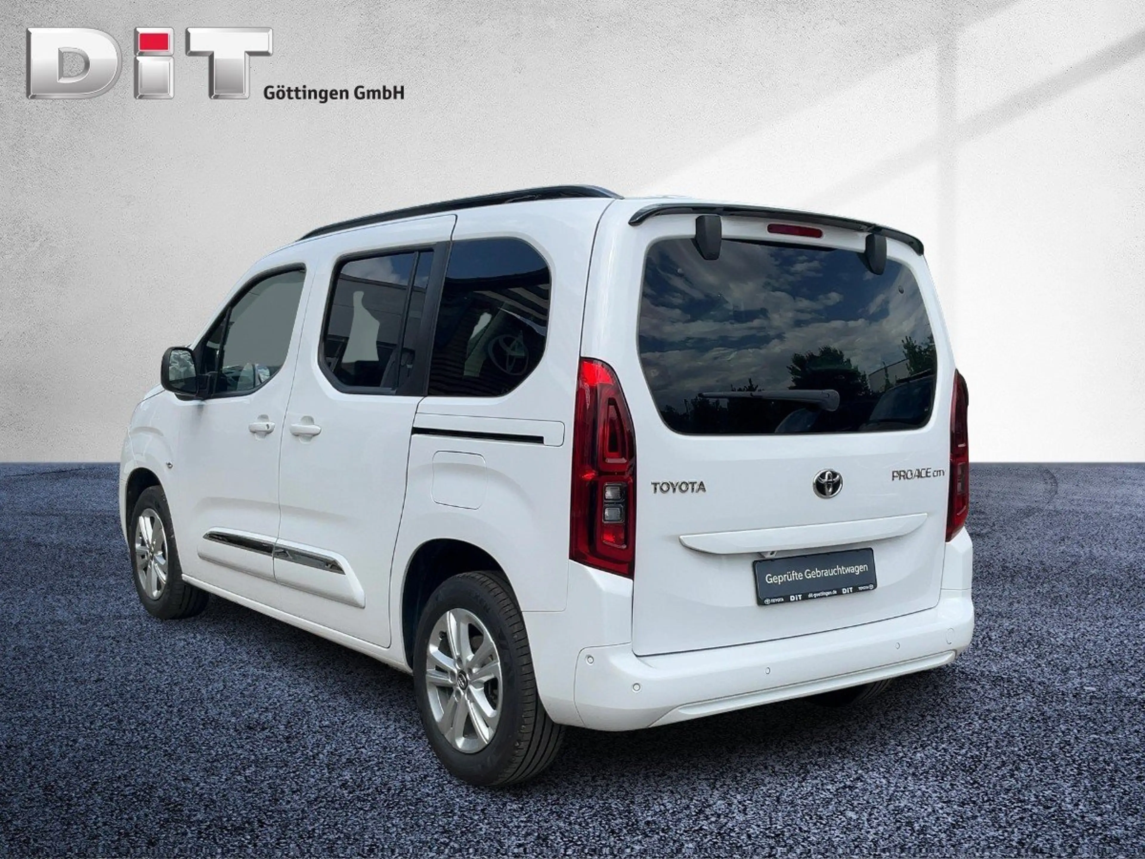 Toyota Proace City Verso 1.2l Team D Shz, Navi, PDC — photo 4