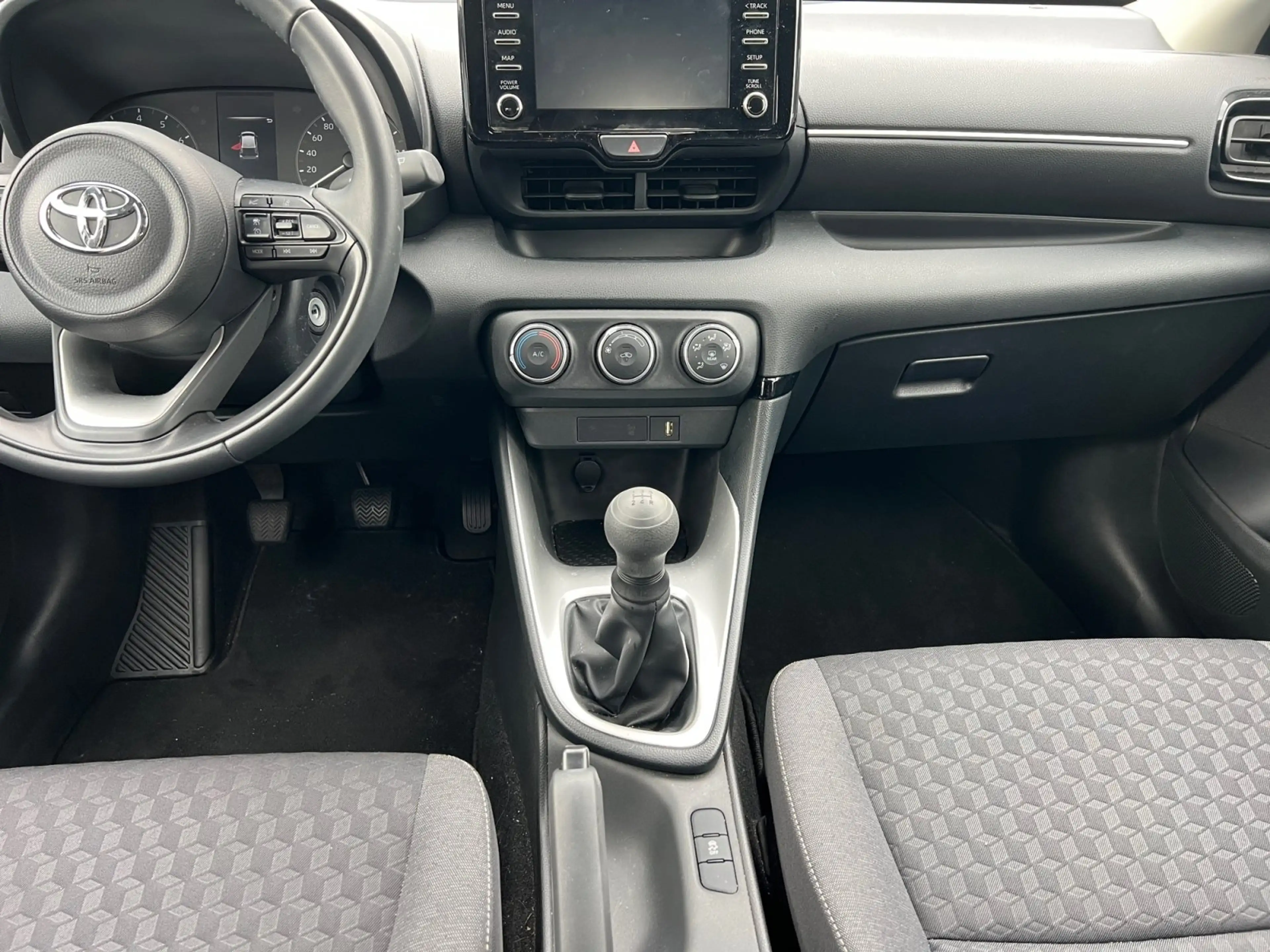 Toyota Yaris 1.0 Comfort Kamera+Kamera+ACC+Navi+SpurH — photo 10