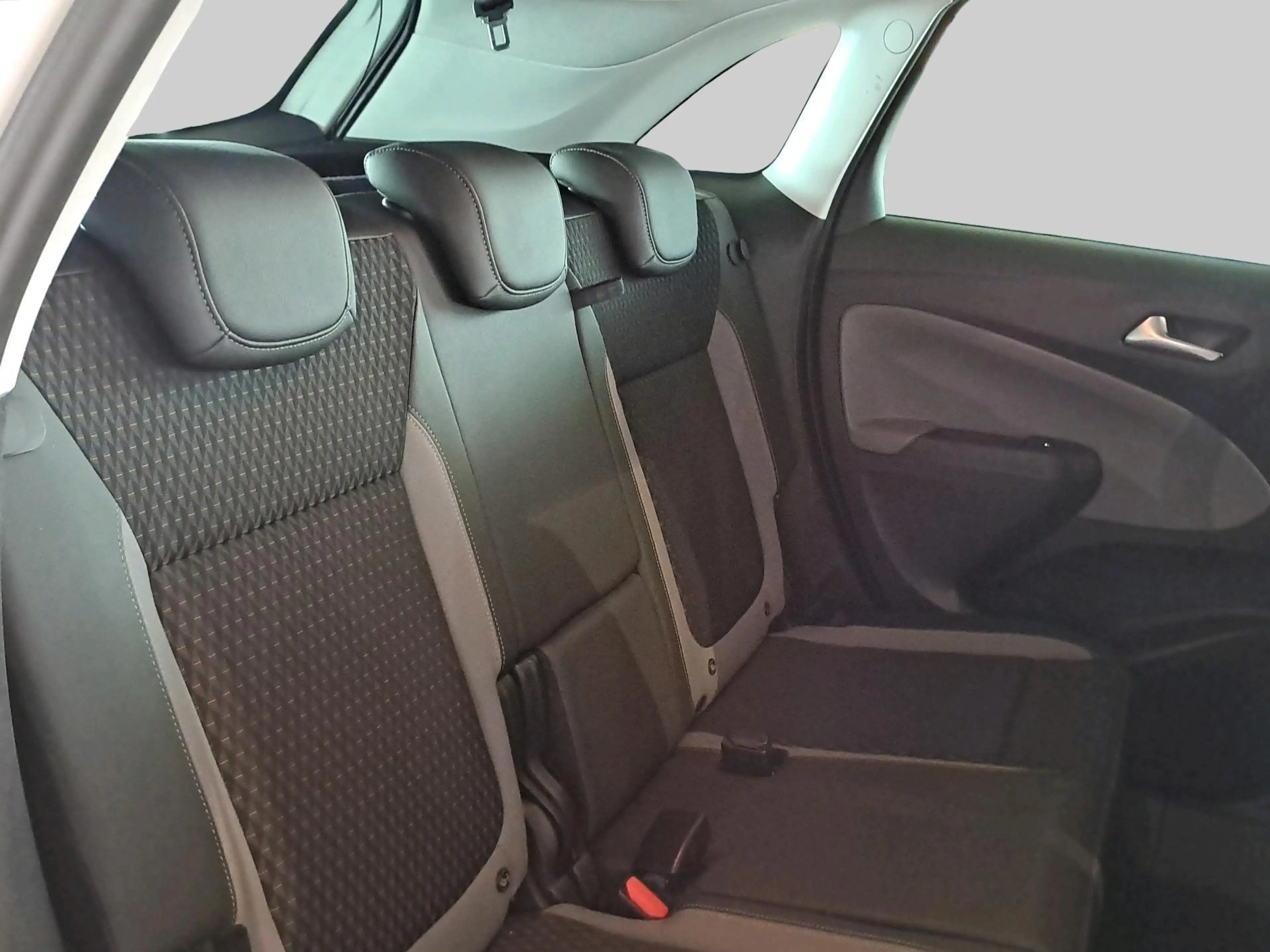 Opel Crossland X 1.2 Innovation — photo 14