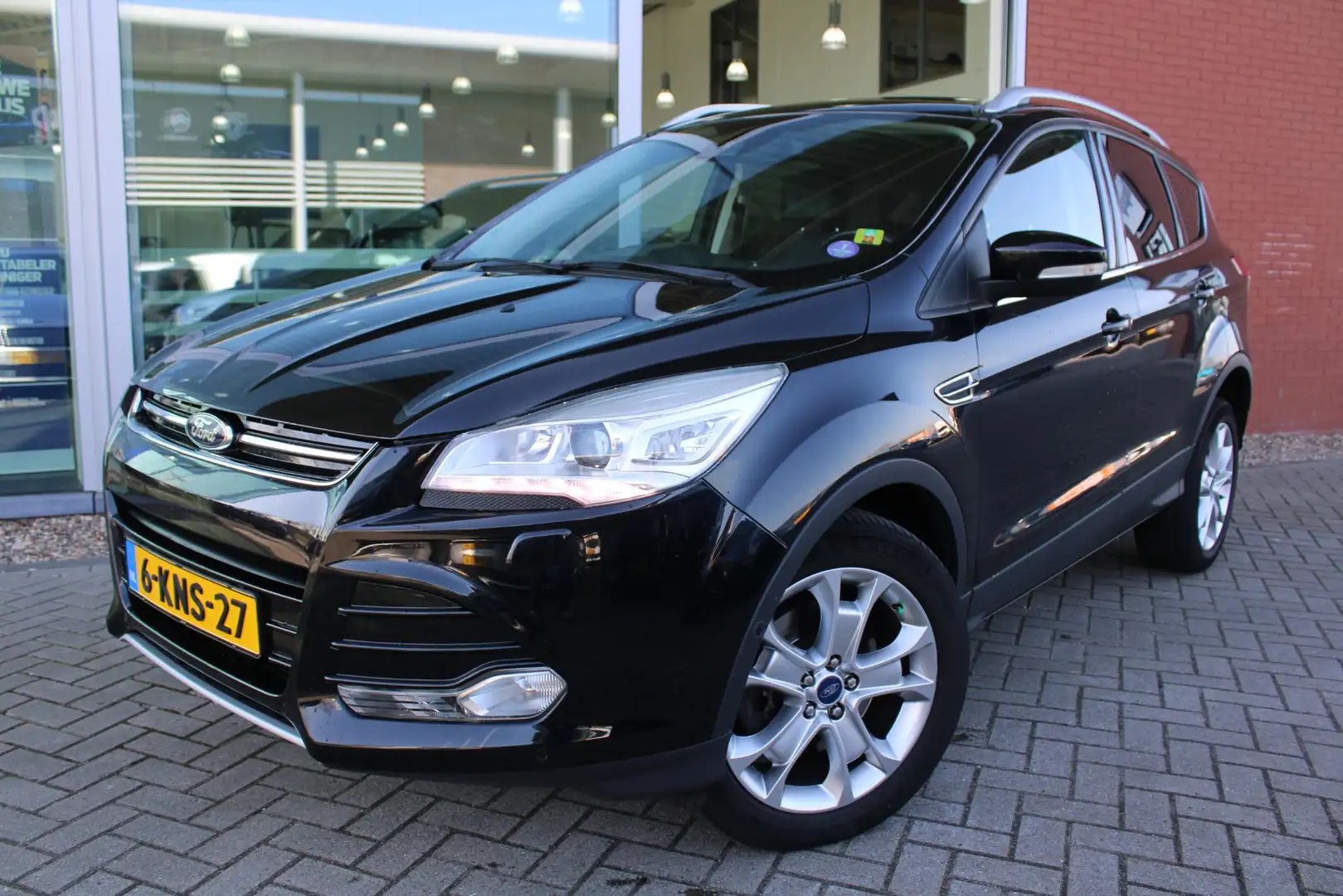 Ford Kuga 1.6 EcoBoost 182 PK Titanium 4WD AUTOMAAT | Camera Zwart - 2