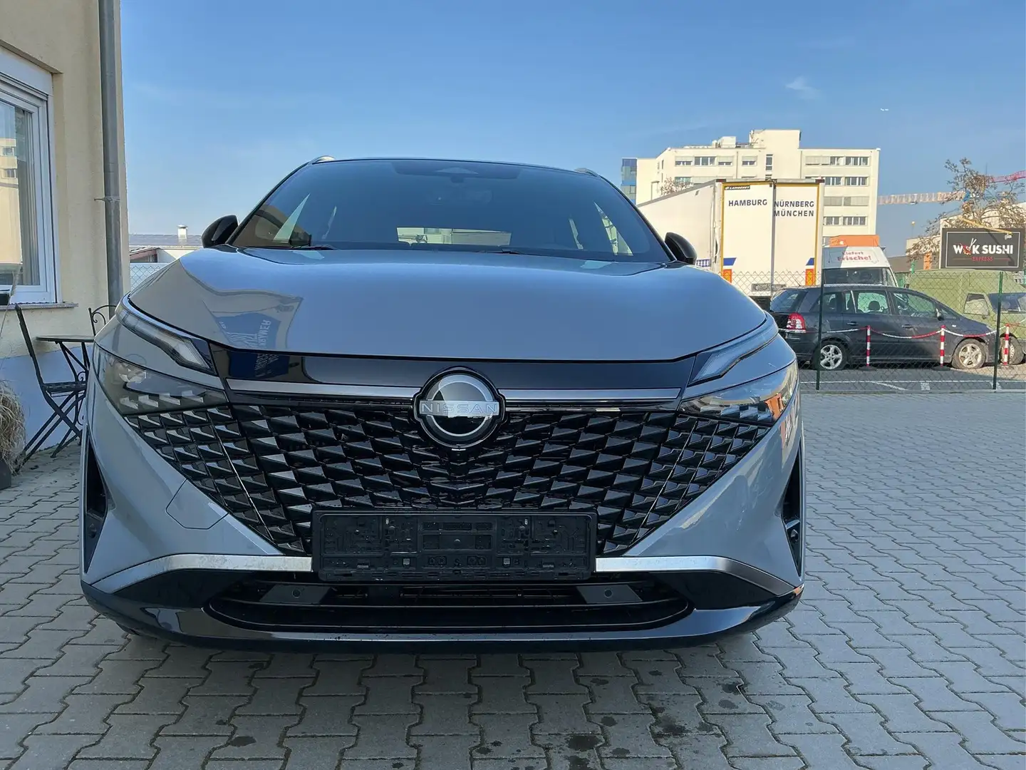 Nissan Qashqai Tekna+ Premium Paket 1.3 DIG-T MHEV 158PS Xtronic Grau - 2