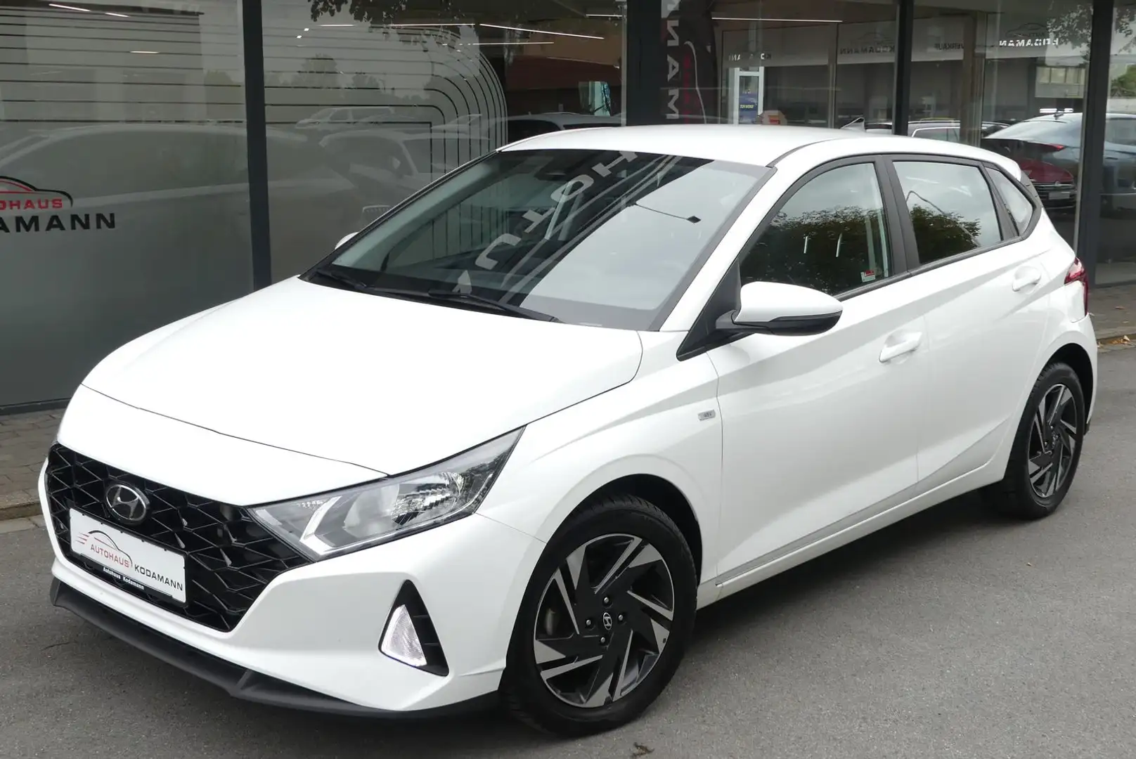 Hyundai i20 Trend Mild-Hybrid*SHZ*CarPlay*Tempom.*Kamera Bianco - 2