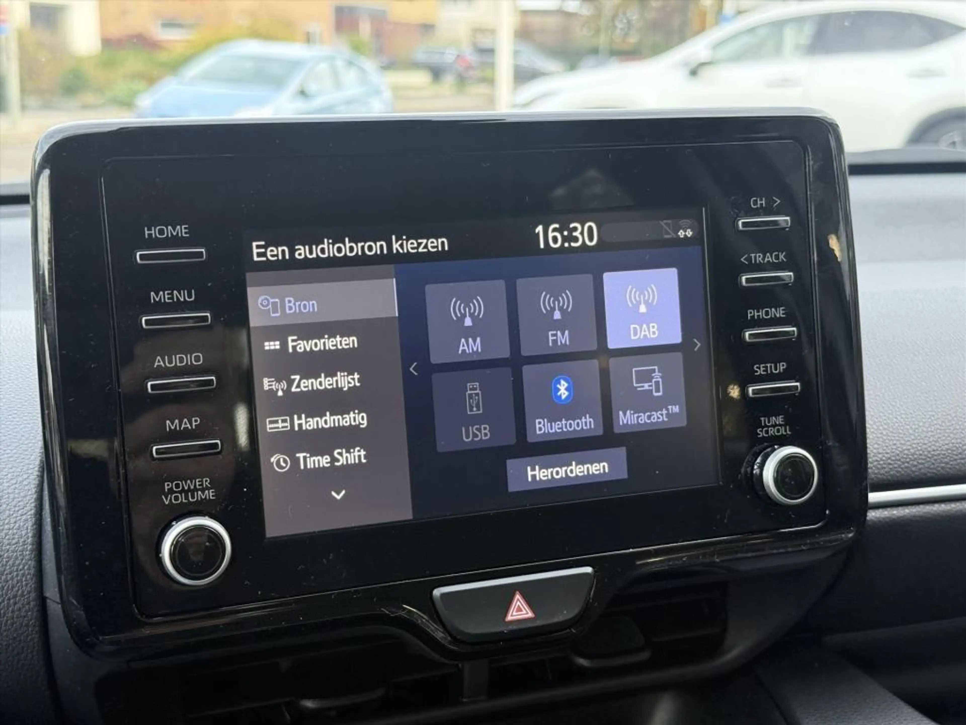 Toyota Yaris 1.5 Hybrid Dynamic Plus | Stoelverwarming, 16 inch — photo 17