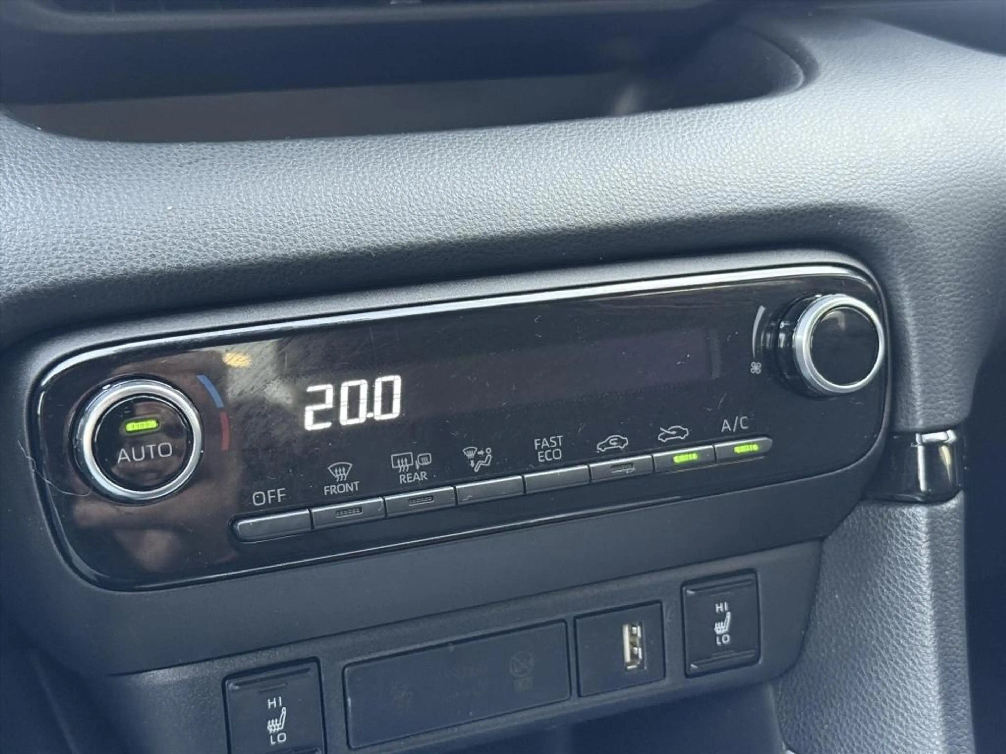 Toyota Yaris 1.5 Hybrid Dynamic Plus | Stoelverwarming, 16 inch — photo 24