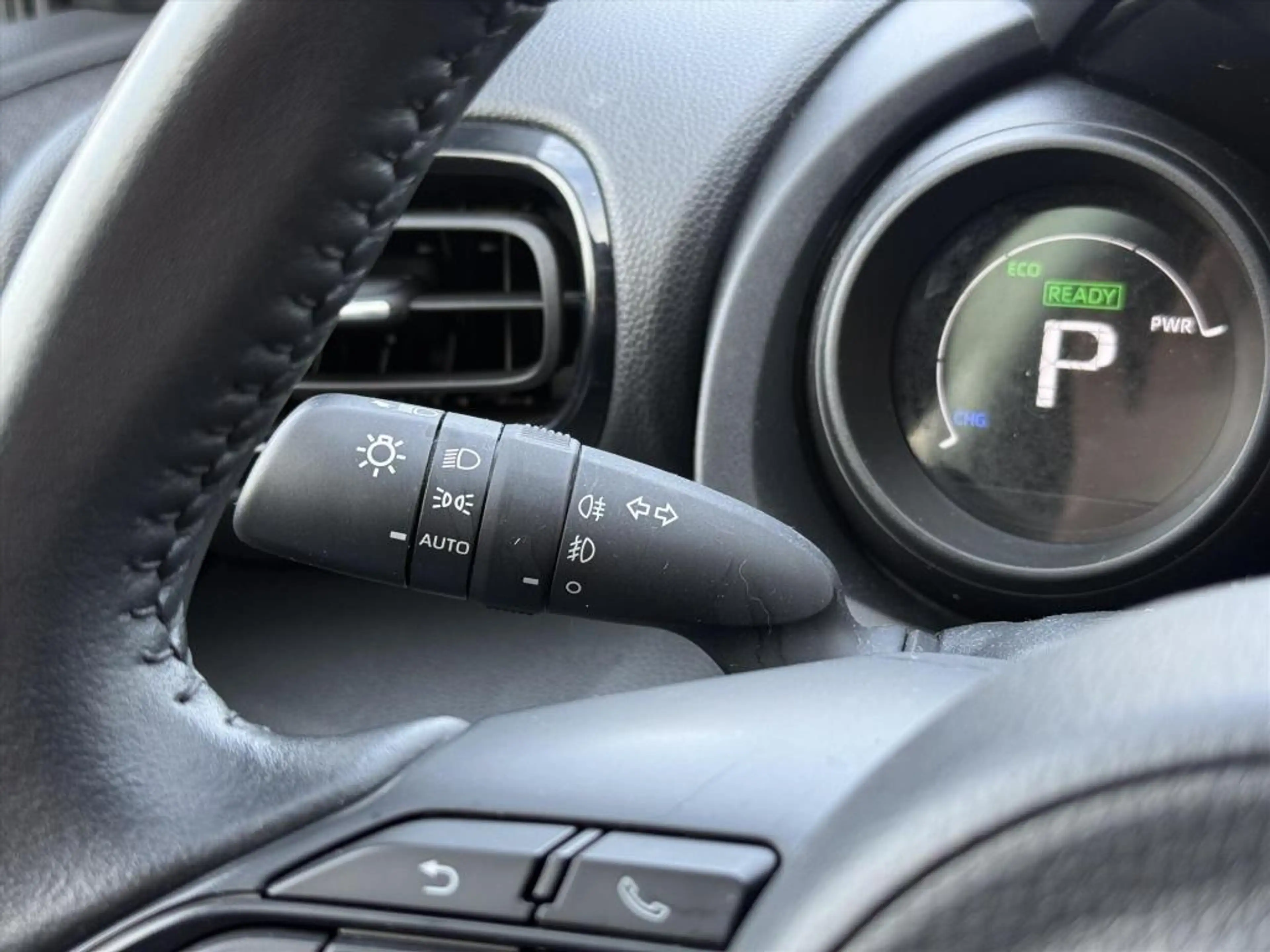 Toyota Yaris 1.5 Hybrid Dynamic Plus | Stoelverwarming, 16 inch — photo 22