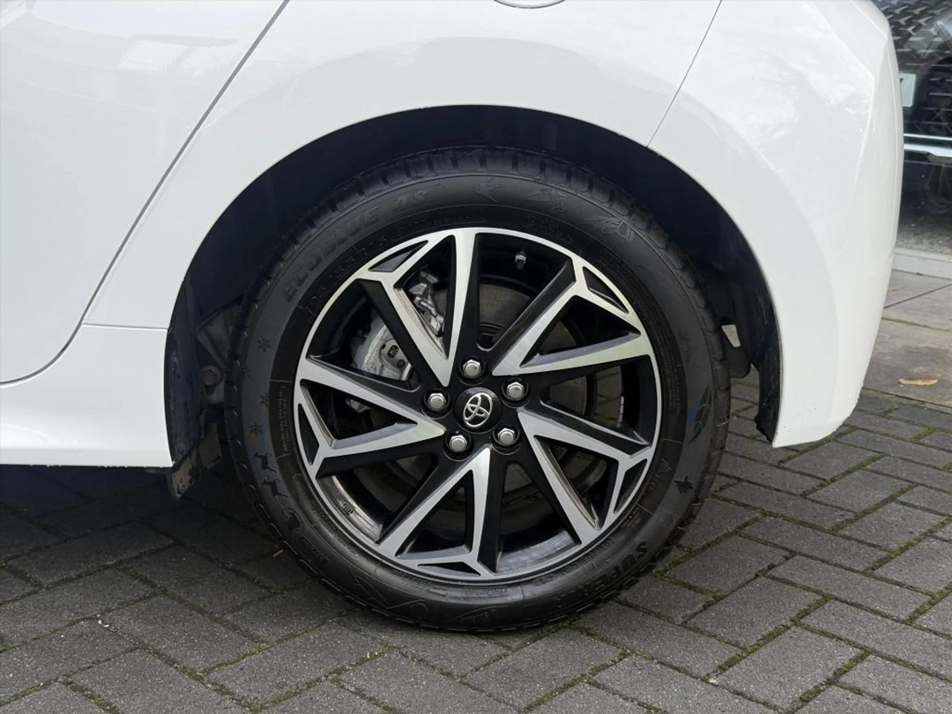 Toyota Yaris 1.5 Hybrid Dynamic Plus | Stoelverwarming, 16 inch — photo 4