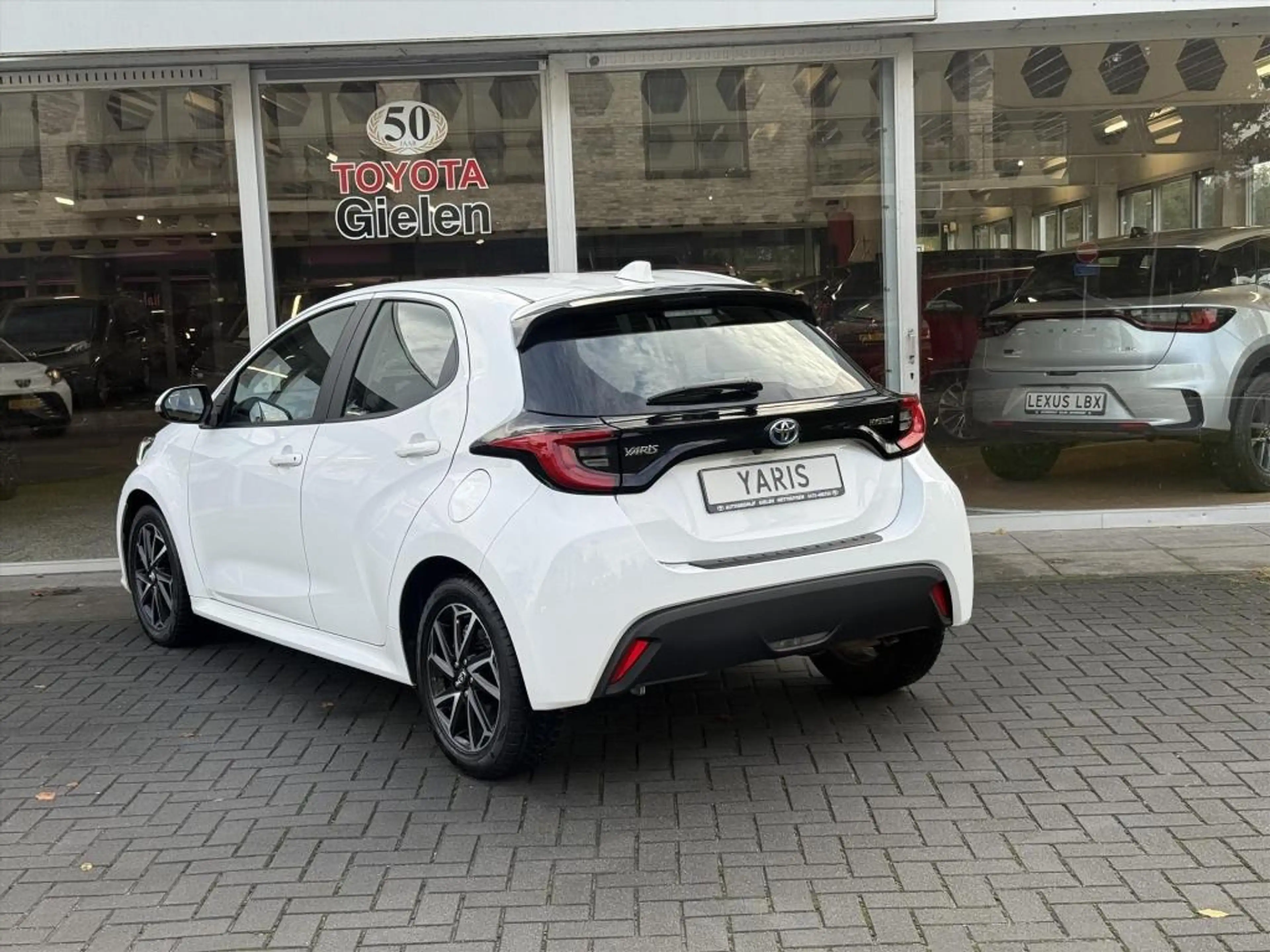 Toyota Yaris 1.5 Hybrid Dynamic Plus | Stoelverwarming, 16 inch — photo 11
