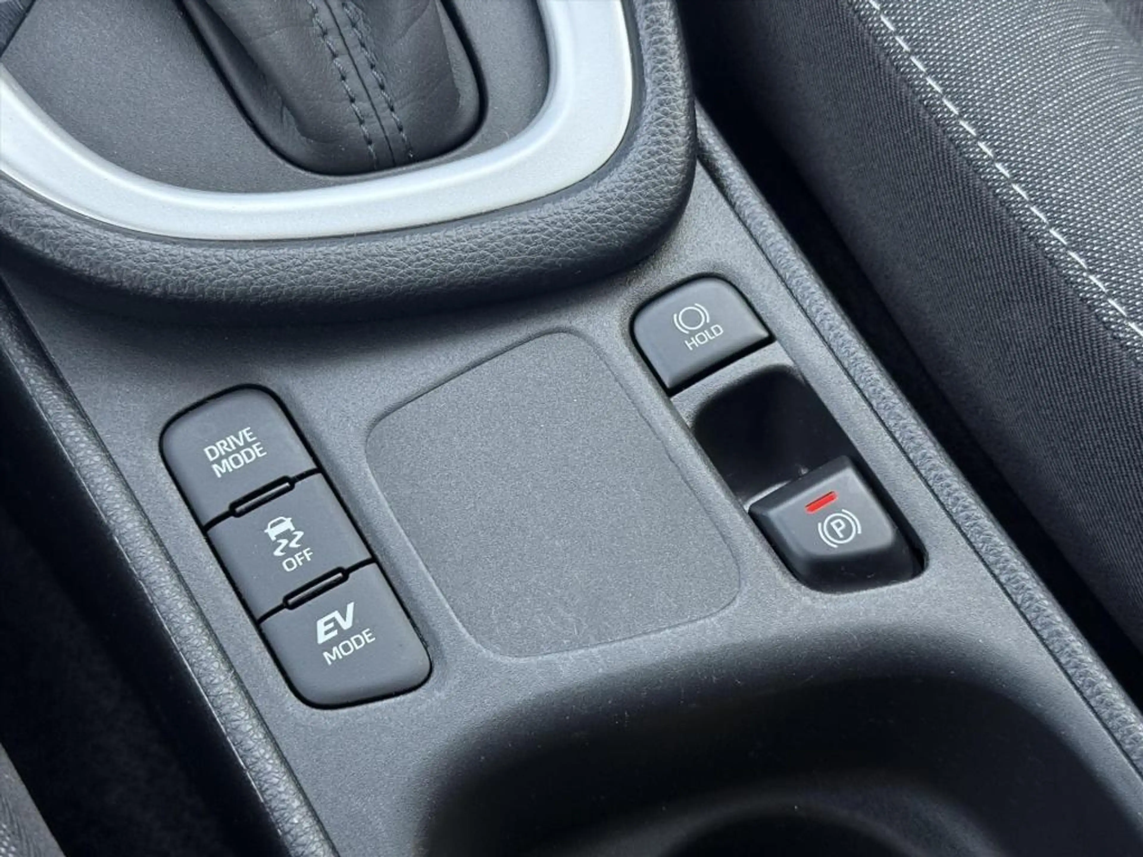 Toyota Yaris 1.5 Hybrid Dynamic Plus | Stoelverwarming, 16 inch — photo 26