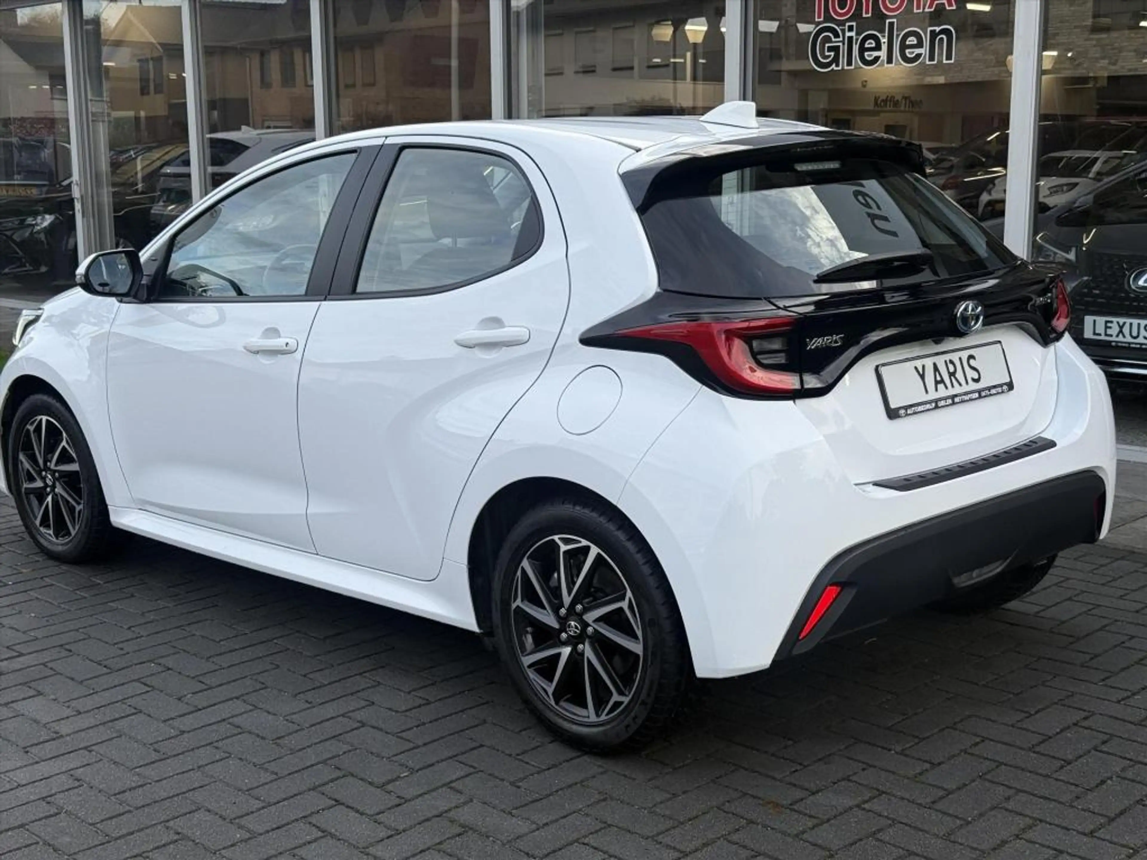 Toyota Yaris 1.5 Hybrid Dynamic Plus | Stoelverwarming, 16 inch — photo 6