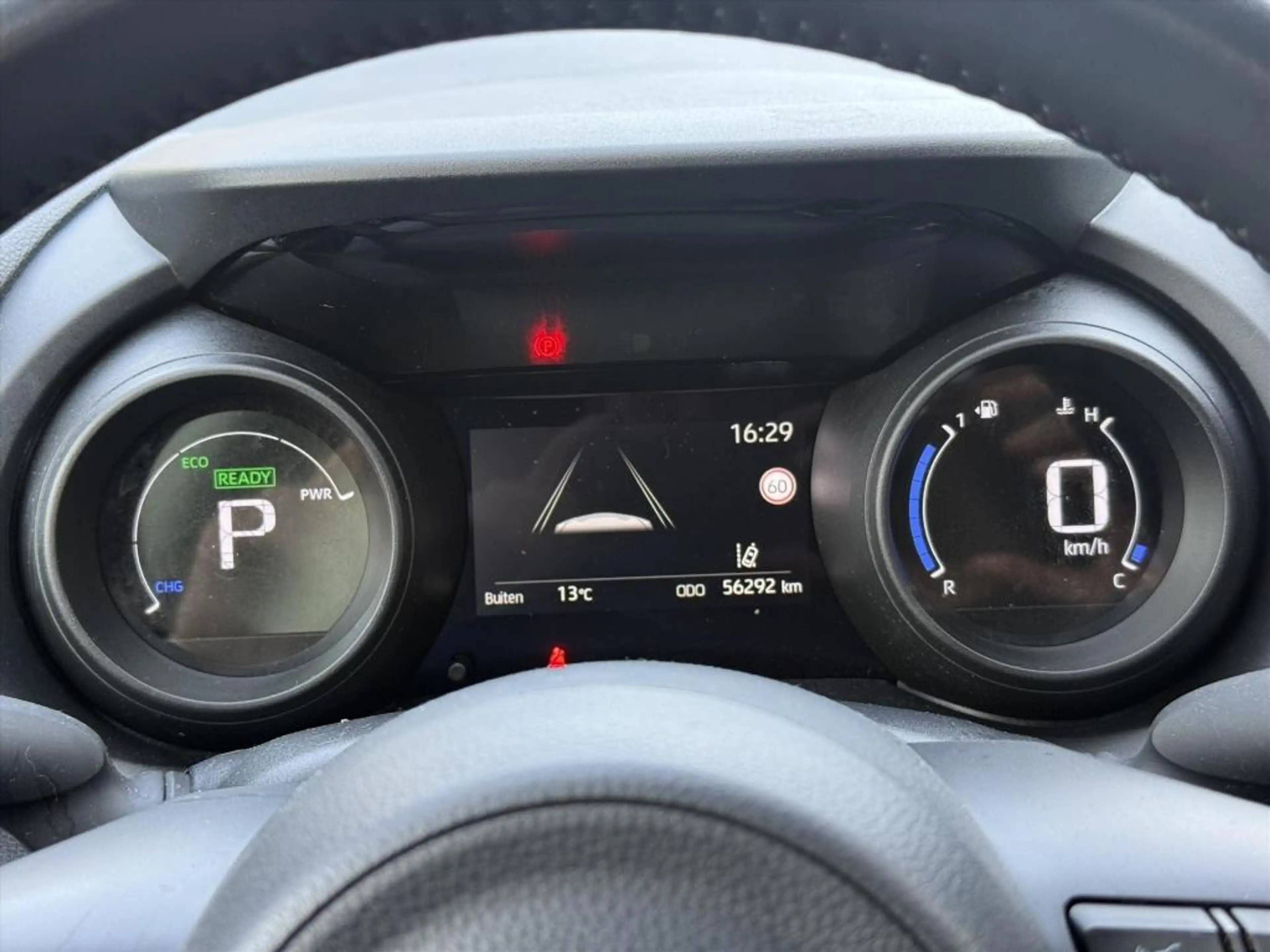 Toyota Yaris 1.5 Hybrid Dynamic Plus | Stoelverwarming, 16 inch — photo 29